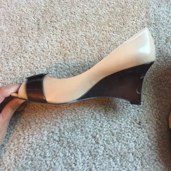 Women’s Anne Klein 9.5 wedge shoes - Picture 3 of 7